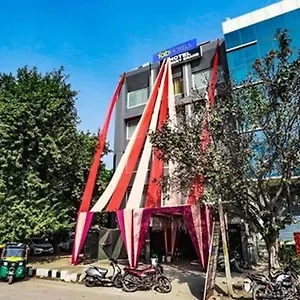 3* Hotel Fabhotel Aerosky Grand