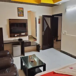 3* Hotel Mandakini Palace