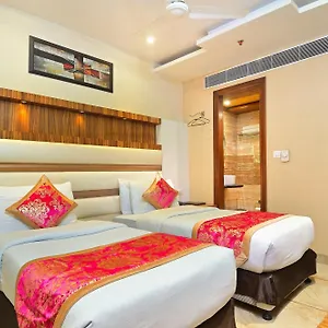 4* ホテル Hari Piorko Grand - 2 Min From New Railway Station