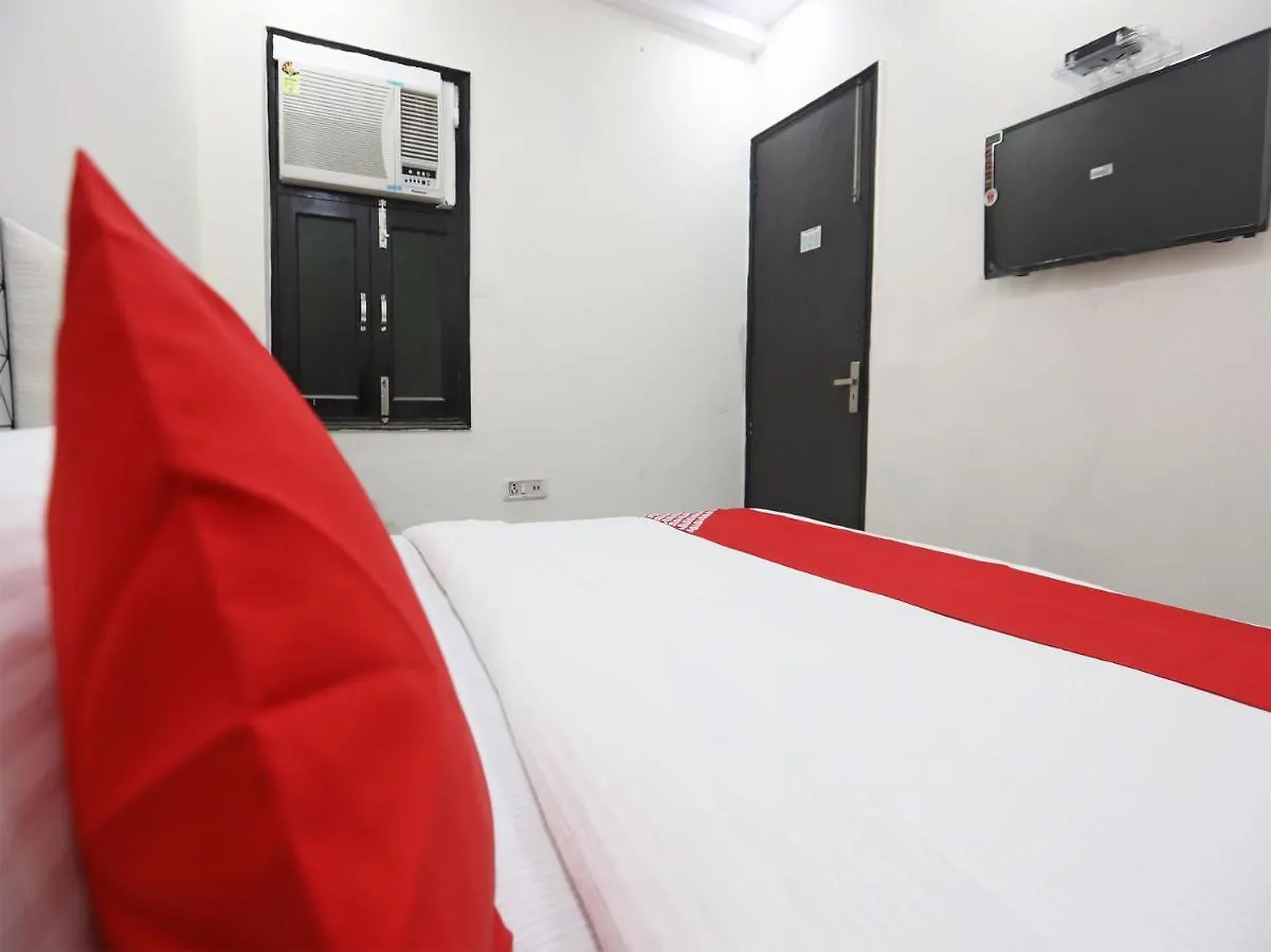 Oyo 46841 Aashiana Guest House Delhi  Hotel Delhi (National Capital Territory of India)