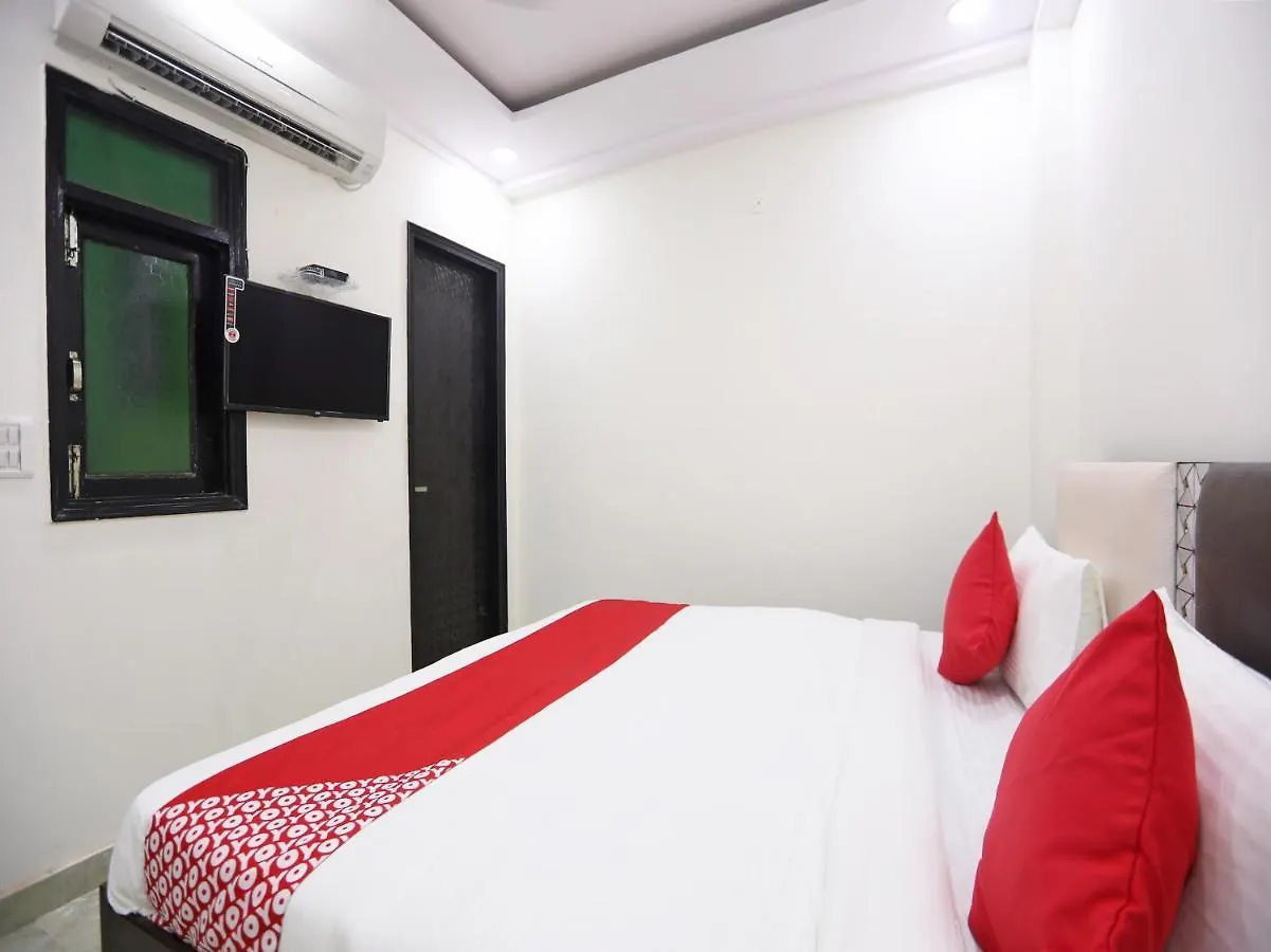 Oyo 46841 Aashiana Guest House Delhi  Delhi (National Capital Territory of India)