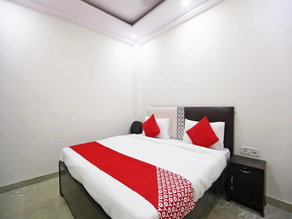 *** Hotel Oyo 46841 Aashiana Guest House Delhi  India