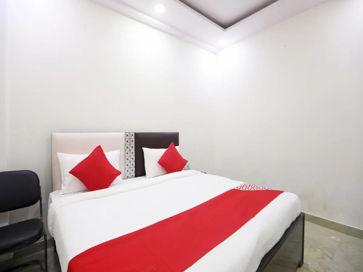 Oyo 46841 Aashiana Guest House Delhi  Delhi (National Capital Territory of India)
