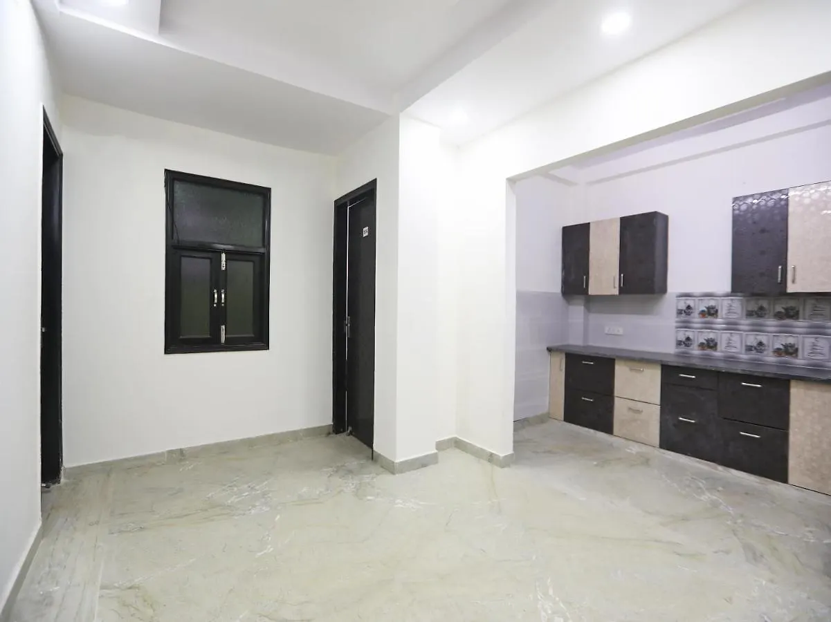 Oyo 46841 Aashiana Guest House Delhi  Hotel