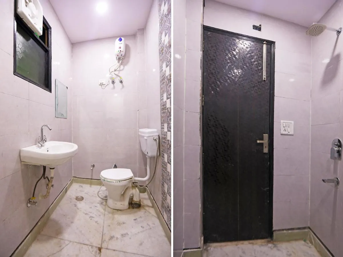 *** Hotel Oyo 46841 Aashiana Guest House Delhi  India