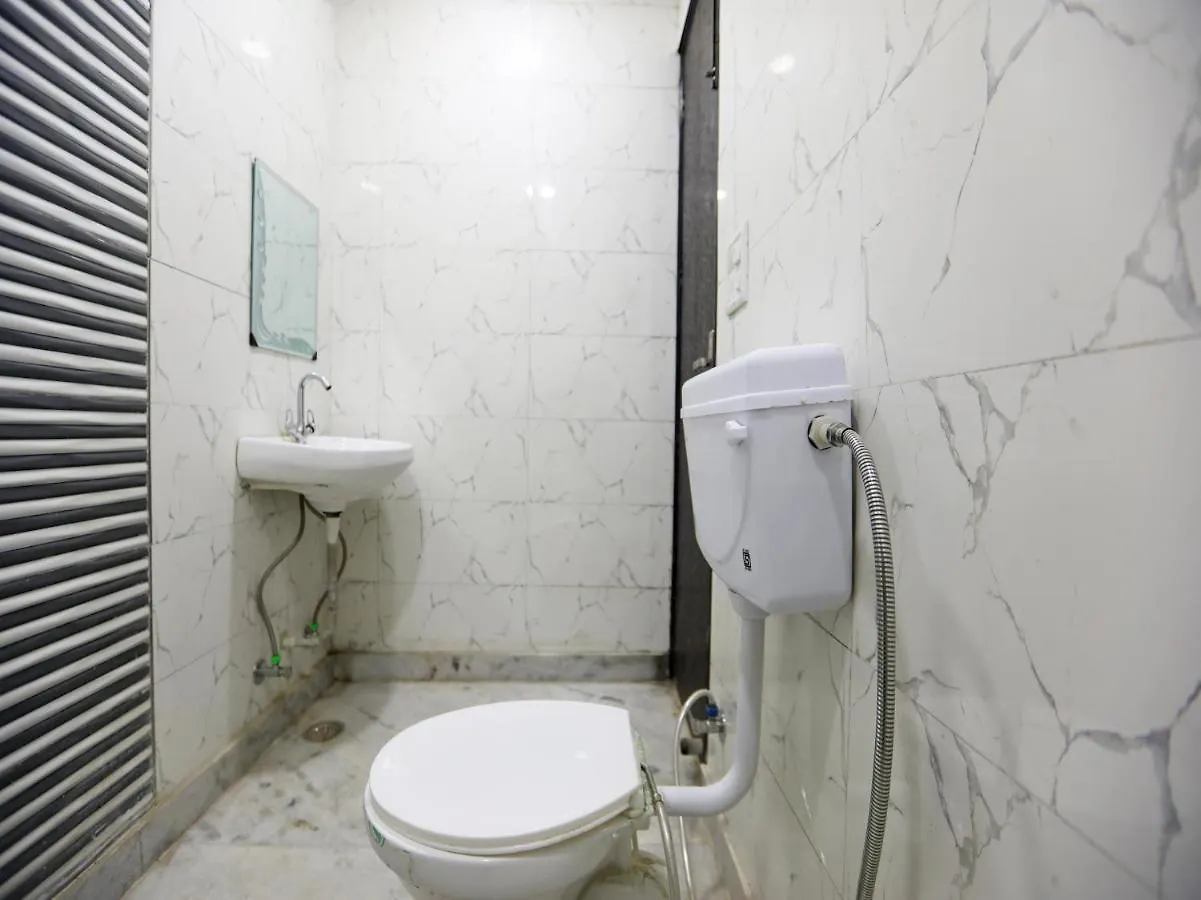 Hotel Oyo 46841 Aashiana Guest House Delhi